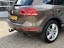 Volkswagen Touareg 3.0 TSI Hybrid Highline Luchtvering Stoelkoeling verwarming Panorama dak Camera Trekhaak 3500kg trekgewicht Telefoonverbinding Stoelmemory Parkeersensoren Onderhoudshistorie bekend
