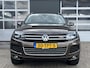 Volkswagen Touareg 3.0 TSI Hybrid Highline Luchtvering Stoelkoeling verwarming Panorama dak Camera Trekhaak 3500kg trekgewicht Telefoonverbinding Stoelmemory Parkeersensoren Onderhoudshistorie bekend