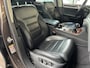 Volkswagen Touareg 3.0 TSI Hybrid Highline Luchtvering Stoelkoeling verwarming Panorama dak Camera Trekhaak 3500kg trekgewicht Telefoonverbinding Stoelmemory Parkeersensoren Onderhoudshistorie bekend