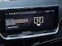 Peugeot e-2008 EV 54kWh 156pk GT | Navigatie | Alcantara | Panoramisch schuifdak | Parkeercamera | Parkeersensoren | LED |
