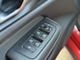 Volvo V60 2.0 T4 R-Design l Pano l Trekhaak l Stoelverwarming l