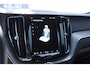 Volvo XC60 T8 455PK Automaat AWD Ultra Black Edition / stoelmassage - en ventilatie / Head-up display/ Harman Kardon audio/ BLIS/ Elektrischbedienbare stoelen met geheugen / Panoramadak/ Adaptive cruise control/ Pilot assist/ Apple Carplay/ Android auto/