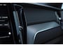 Volvo XC60 T8 455PK Automaat AWD Ultra Black Edition / stoelmassage - en ventilatie / Head-up display/ Harman Kardon audio/ BLIS/ Elektrischbedienbare stoelen met geheugen / Panoramadak/ Adaptive cruise control/ Pilot assist/ Apple Carplay/ Android auto/