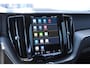Volvo XC60 T8 455PK Automaat AWD Ultra Black Edition / stoelmassage - en ventilatie / Head-up display/ Harman Kardon audio/ BLIS/ Elektrischbedienbare stoelen met geheugen / Panoramadak/ Adaptive cruise control/ Pilot assist/ Apple Carplay/ Android auto/