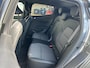 Renault Clio 1.6 E-Tech Hybrid 145 Techno / Navigatie / Trekhaak / Apple Carplay & Android Auto / Dealer Onderhouden / Achteruitrijcamera / Climate Control / Cruise Control / Lichtmetalen Velgen /