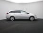 Toyota Auris Touring Sports 1.8 Hybrid Executive | Parkeersensoren V+A | Stoelverwarming | Trekhaak |