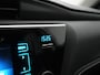 Toyota Auris Touring Sports 1.8 Hybrid Executive | Parkeersensoren V+A | Stoelverwarming | Trekhaak |