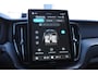 Volvo XC60 T8 455PK Automaat AWD Plus Black Edition / Adaptieve cruise control / BLIS / Panoramadak / Stoel - en stuurverwarming / Keyless entry / Elektrische stoelen / Parkeersensoren met 360 camera