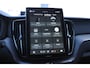 Volvo XC60 T8 455PK Automaat AWD Plus Black Edition / Adaptieve cruise control / BLIS / Panoramadak / Stoel - en stuurverwarming / Keyless entry / Elektrische stoelen / Parkeersensoren met 360 camera