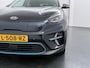Kia Niro EV e-Niro DynamicPlusLine 64 kWh - SOH 96,5% - Schuif-/kanteldak - Stoel-/stuurverwarming - Trekhaak - Apple CarPlay/Android Auto - Fabrieksgarantie tot 08-2028