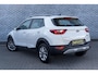 Kia Stonic 1.0 T-GDi 100 MHEV DynamicLine | Navigatie | Apple Carplay | Android Auto | Achteruitrijcamera | Parkeersensoren | Climate Control | Lichtmetalen Velgen | Cruise Control Adaptief