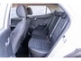 Kia Stonic 1.0 T-GDi 100 MHEV DynamicLine | Navigatie | Apple Carplay | Android Auto | Achteruitrijcamera | Parkeersensoren | Climate Control | Lichtmetalen Velgen | Cruise Control Adaptief