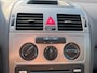 Volkswagen Touran 1.6 Optive met airco en trekhaak