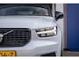 Volvo XC40 1.5 T4 Recharge R-Design | Apple Carplay/Android Auto | panorama-dak | Keyless entry/Start | 360 Camera | FULL Led | Aluminium interieur afwerking | Apple Carplay/Android Auto|telefoonintegratie premium | Elektrisch bedienbare achterklep met sensorsturing