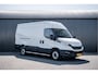 IVECO Daily 35S14V 2.3 L2H2 | Automaat | 1e Eigenaar | Euro 6 | Cruise | Climate | Trekhaak