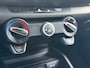 Kia Stonic 1.0 T-GDi MHEV DynamicLine 6-bak 112PK | Trekhaak | Luxe Stof | Glans Exterieur | Achteruitrijcamera + Sensor Achter | Airco | Adaptieve Cruise Control | Start/Stop | ESP | AEB | ASR | ABS | Rijstrook correctie | Bluetooth | LED | 15" LMV