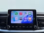 Kia Stonic 1.0 T-GDi MHEV DynamicLine 6-bak 112PK | Trekhaak | Luxe Stof | Glans Exterieur | Achteruitrijcamera + Sensor Achter | Airco | Adaptieve Cruise Control | Start/Stop | ESP | AEB | ASR | ABS | Rijstrook correctie | Bluetooth | LED | 15" LMV