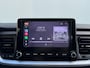 Kia Stonic 1.0 T-GDi MHEV DynamicLine 6-bak 112PK | Trekhaak | Luxe Stof | Glans Exterieur | Achteruitrijcamera + Sensor Achter | Airco | Adaptieve Cruise Control | Start/Stop | ESP | AEB | ASR | ABS | Rijstrook correctie | Bluetooth | LED | 15" LMV