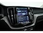 Volvo XC60 2.0 T6 Plug-in hybrid AWD Plus Dark | RIJKLAAR!! | Pano | Leder | Trekhaak | Adapt. Cruise | Stoel- Stuurverw. | 360cam | Memory | Harman Kardon