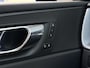 Volvo XC60 2.0 T5 Momentum Business pack/ trekhaak/ sport leder/ 19 inch/ elektrische stoel en kofferklap