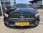 Mercedes-Benz A-klasse 180 AMG NIGHT EDITON AUTOMAAT PANO/SFEER/WIDESCR./ LED/P-CAM/CLIMA/2XPDC/S&S/MEDIA/BTA .NL AUTO/KM = NAP