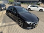 Mercedes-Benz A-klasse 180 AMG NIGHT EDITON AUTOMAAT PANO/SFEER/WIDESCR./ LED/P-CAM/CLIMA/2XPDC/S&S/MEDIA/BTA .NL AUTO/KM = NAP