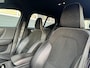 Volvo XC40 2.0 T4 R-Design / Navigatie / Airco Automatisch / Sensoren Voor&Achter / Achterklep Automatisch / Start&Stop /