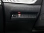 Peugeot e-2008 EV Allure 50 kWh | Parkeersensoren | Navigatie | Apple Carplay/Android Auto | Climate Control | 17" LMV |