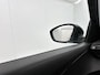 Peugeot e-2008 EV Allure 50 kWh | Parkeersensoren | Navigatie | Apple Carplay/Android Auto | Climate Control | 17" LMV |