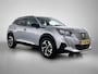 Peugeot e-2008 EV Allure 50 kWh | Parkeersensoren | Navigatie | Apple Carplay/Android Auto | Climate Control | 17" LMV |