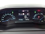 Peugeot e-2008 EV Allure 50 kWh | Parkeersensoren | Navigatie | Apple Carplay/Android Auto | Climate Control | 17" LMV |