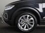 Volkswagen T-Roc 1.5 TSI Life 150 pk Automaat (DSG) | Navigatie | Parkeersensoren (Park assist) | Achteruitrijcamera | Adaptieve cruise control | Autom. airco |