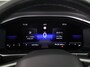 Volkswagen T-Roc 1.5 TSI Life 150 pk Automaat (DSG) | Navigatie | Parkeersensoren (Park assist) | Achteruitrijcamera | Adaptieve cruise control | Autom. airco |