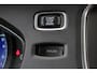 Volvo V40 T3 R-DESIGN -PANO.DAK|PREMIUM-SOUND|POWER-SEATS|LEDER|CAMERA|ADAP.CRUISE|STANDKACHEL|ADAP.LED|BLIS|SPORTCHASSIS|KEYLESS|RTI|PRIVACY.GLAS|17"