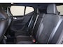 Volvo XC40 T5 Recharge R-Design - Panorama/schuifdak - IntelliSafe Assist - 360º Camera - Harman/Kardon audio - Verwarmde voorstoelen & stuur - Parkeersensoren voor & achter - Elektr. bedienb. voorstoelen met geheugen links - Standkachel - Extra getint glas - Inklapbare trekhaak - 19' LMV