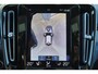 Volvo XC40 T5 Recharge R-Design - Panorama/schuifdak - IntelliSafe Assist - 360º Camera - Harman/Kardon audio - Verwarmde voorstoelen & stuur - Parkeersensoren voor & achter - Elektr. bedienb. voorstoelen met geheugen links - Standkachel - Extra getint glas - Inklapbare trekhaak - 19' LMV