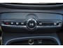 Volvo XC40 T5 Recharge R-Design - Panorama/schuifdak - IntelliSafe Assist - 360º Camera - Harman/Kardon audio - Verwarmde voorstoelen & stuur - Parkeersensoren voor & achter - Elektr. bedienb. voorstoelen met geheugen links - Standkachel - Extra getint glas - Inklapbare trekhaak - 19' LMV