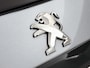 Peugeot 208 1.2 PureTech Allure Pack 101 PK | Apple carplay | Android auto | Climate control | Adaptive cruise control | Camera | Parkeersensoren | Lichtmetalen velgen | Stoelverwarming | Privacy glass |