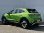 Opel Mokka-e Elegance 50-kWh 11kw bl. Navigatie via Apple Carplay of Android Auto / Achteruitrijcamera / Parkeersensoren achter / Cruise control / Lane assist / DAB radio / Telefoon voorbereiding * DAB radio / Lichtmetalen wielen 17" / Stoelverwarming  / Elektrische ramen / Elektrische spiegels