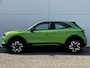 Opel Mokka-e Elegance 50-kWh 11kw bl. Navigatie via Apple Carplay of Android Auto / Achteruitrijcamera / Parkeersensoren achter / Cruise control / Lane assist / DAB radio / Telefoon voorbereiding * DAB radio / Lichtmetalen wielen 17" / Stoelverwarming  / Elektrische ramen / Elektrische spiegels