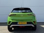 Opel Mokka-e Elegance 50-kWh 11kw bl. Navigatie via Apple Carplay of Android Auto / Achteruitrijcamera / Parkeersensoren achter / Cruise control / Lane assist / DAB radio / Telefoon voorbereiding * DAB radio / Lichtmetalen wielen 17" / Stoelverwarming  / Elektrische ramen / Elektrische spiegels