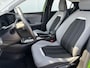 Opel Mokka-e Elegance 50-kWh 11kw bl. Navigatie via Apple Carplay of Android Auto / Achteruitrijcamera / Parkeersensoren achter / Cruise control / Lane assist / DAB radio / Telefoon voorbereiding * DAB radio / Lichtmetalen wielen 17" / Stoelverwarming  / Elektrische ramen / Elektrische spiegels