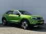 Opel Mokka-e Elegance 50-kWh 11kw bl. Navigatie via Apple Carplay of Android Auto / Achteruitrijcamera / Parkeersensoren achter / Cruise control / Lane assist / DAB radio / Telefoon voorbereiding * DAB radio / Lichtmetalen wielen 17" / Stoelverwarming  / Elektrische ramen / Elektrische spiegels