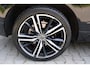 Volvo XC60 2.0 B5 R-Design | Panoramadak | Lounge Pack | Park Assist Pack | Winter Pack | Trekhaak | Leder |