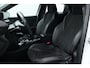 Peugeot e-2008 EV GT Pack 50 kWh / Carplay / Stoelverwarming / Keyless