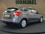 Ford Focus 1.0 EcoBoost Lease Trend - ORIGINEEL NEDERLANDSE AUTO - RIEM RECENT VERVANGEN - TREKHAAK 1.000KG GEREMD TREKGEWICHT - AIRCO - CRUISE CONTROL - LEDER STUURWIEL - NAVIGATIESYSTEEM - PARKEERSENSOREN ACHTER - BLUETOOTH TELEFOONVERBINDING
