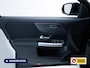 Mercedes-Benz EQA 250+ Luxury Line 71 kWh | Trekhaak | Adap. Cruise | Sfeerverlichting | Stoelverw. | Leer | 360 Camera | Elec. achterklep | Navigatie, App. connect, High perf. Led, Alarm klasse 3, Dodehoek assistent