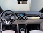 Mercedes-Benz GLB BWJ 2021 | 180 Bus Sol Luxury 7p. AUTOMAAT | PANO DAK | LEER | CAMERA | CLIMA | NAVI | STOELVERW | FULL LED | DIGI DASH |