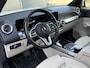 Mercedes-Benz GLB BWJ 2021 | 180 Bus Sol Luxury 7p. AUTOMAAT | PANO DAK | LEER | CAMERA | CLIMA | NAVI | STOELVERW | FULL LED | DIGI DASH |