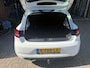 Renault Clio 1.0 TCe Zen / bj.2021 / kleur: wit / apple carpplay/android / navigatie / trekhaak / NAP met 101913 km.en APK 02/2027